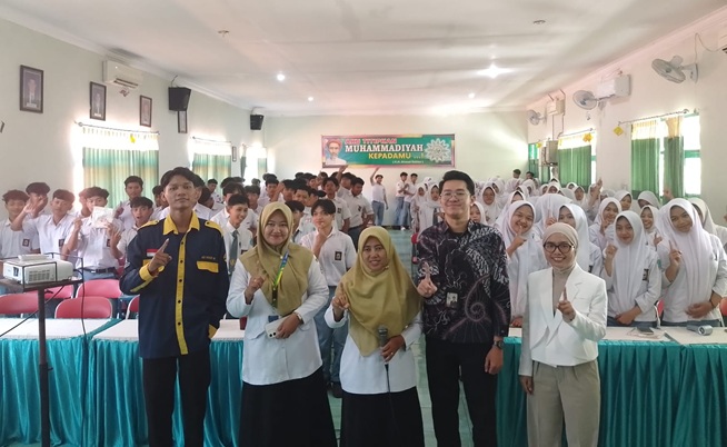 Unisri dan IDX Jateng 2 Gelar Literasi Keuangan untuk Siswa SMA Muhammadiyah 1 Sragen